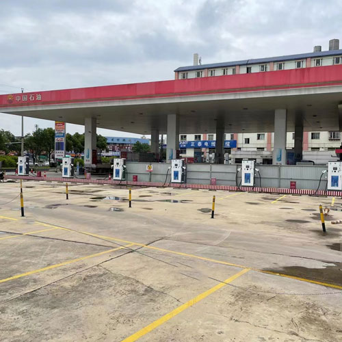 高速公路充电桩(图2) 高速公路充电桩(图2)